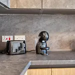 Stylish & Modern 1-bedroom In By Sf Homes Apartment