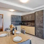 Stylish & Modern 1-bedroom In By Sf Homes
