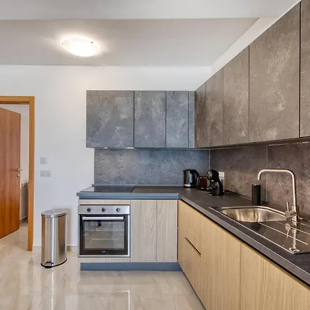 Apartment Stylish & Modern 1-bedroom In By Sf Homes *