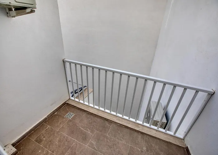 Stylish & Modern 1-bedroom In By Sf Homes Appartement *